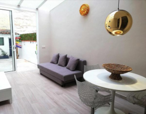 Mazi Apartments Chic